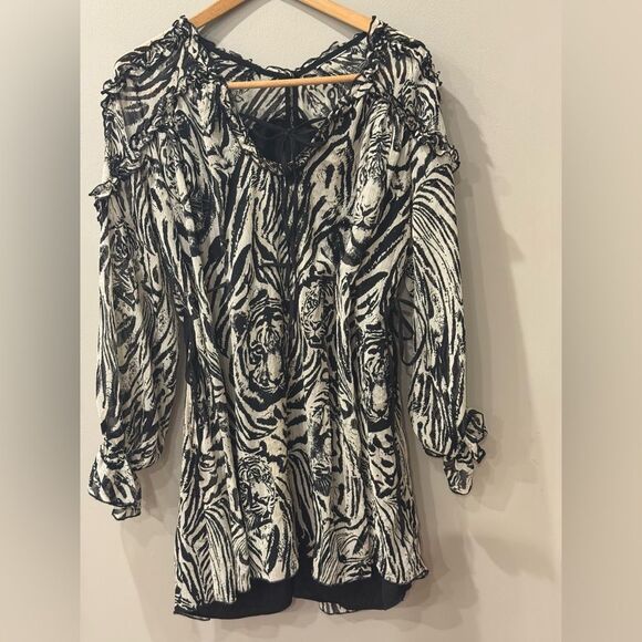 Topshop Size 10 ruffle v neck mini dress in tiger print Black and White - Picture 3 of 9